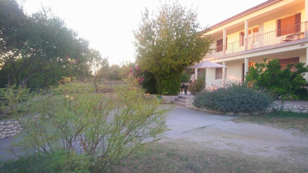 Apartment Vidas Kampor エクステリア 写真